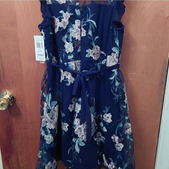 Beautiful Girl Dress - Picture 5 of 12